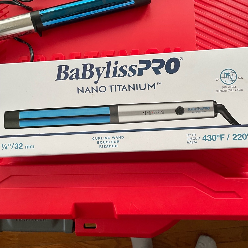BaBylissPRO Nano Titanium Curling Wand 1.25